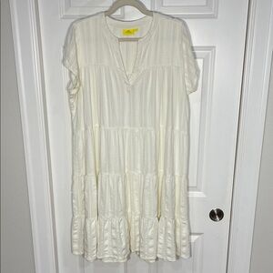 Roller Rabbit Notched Neckline Dress Medium Tiered Texture Cream Short Sleeve